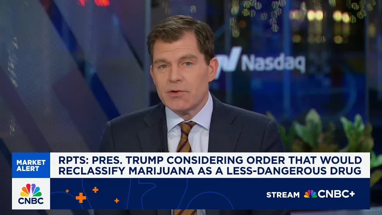 Pres. Trump considering order that would reclassify marijuana as a less-dangerous drug: Reports