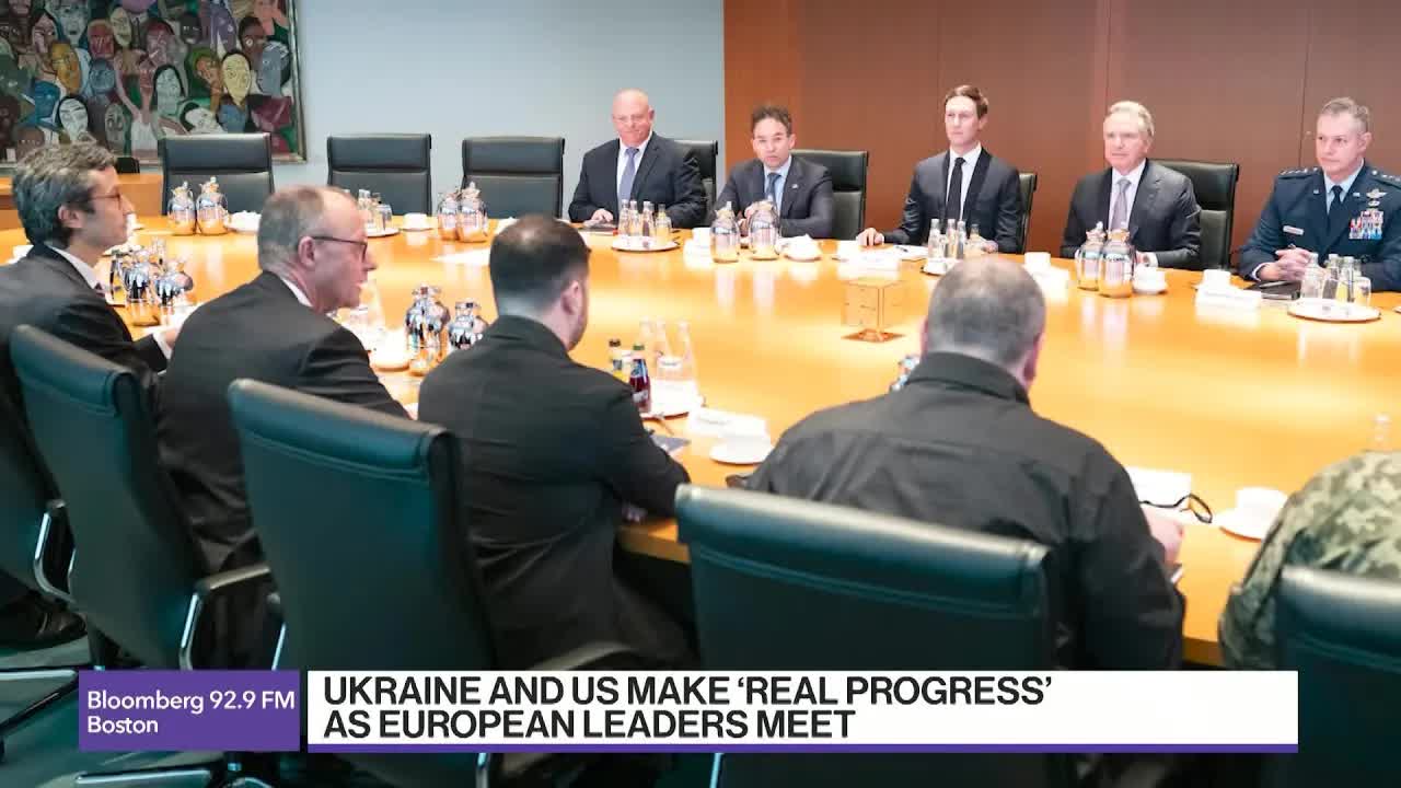 US Offers Security Deal in Ukraine Talks But Territory Still Key