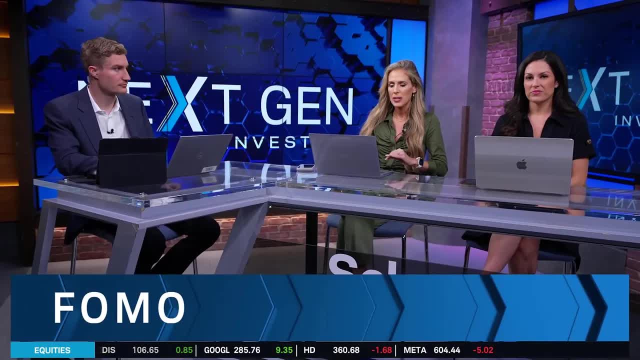 Berkshire Backs Alphabet: Firm Invests $4.3B Into GOOGL, Offloads AAPL